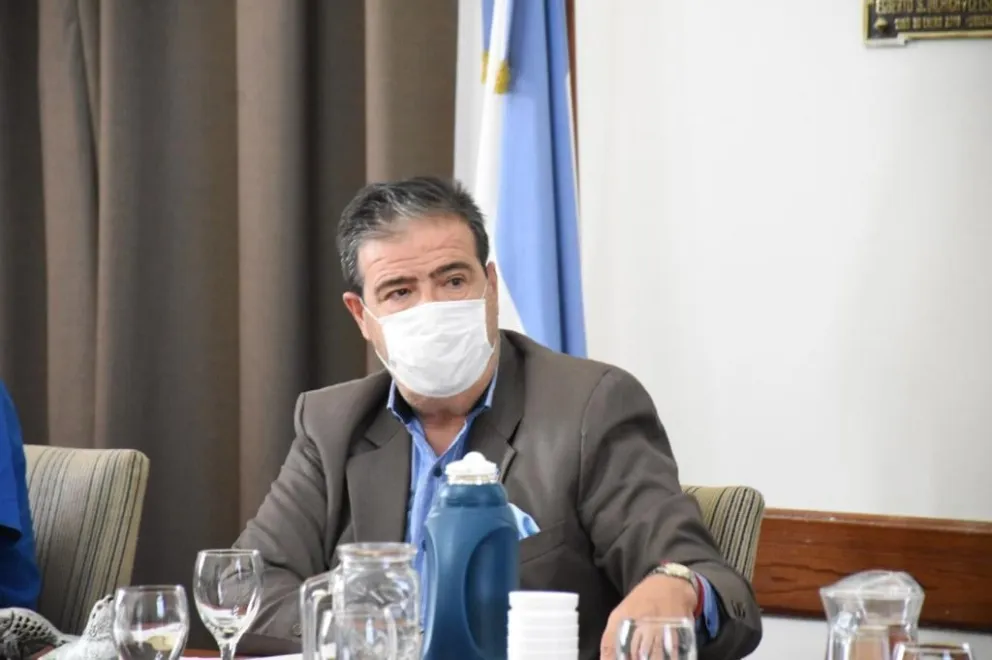 El intendente de San Antonio aislado por ser contacto estrecho de Covid 19