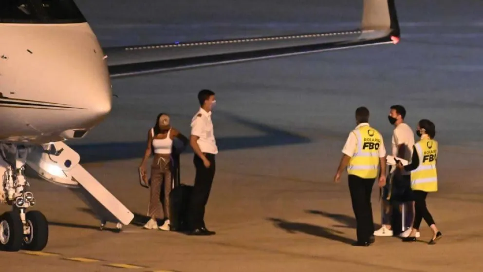 Messi recuperado y con PCR negativo emprendió el regreso a París