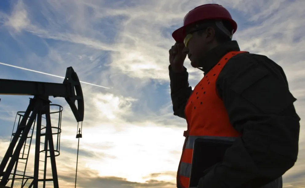 Petroleros reclaman ante las cámaras empresariales una recomposición salarial 