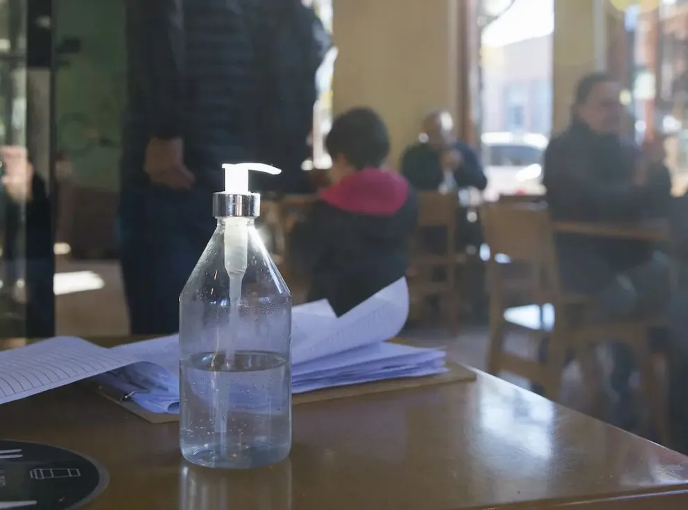 Los trabajadores gastronómicos alertaron sobre la necesidad de cumplir los protocolos sanitarios