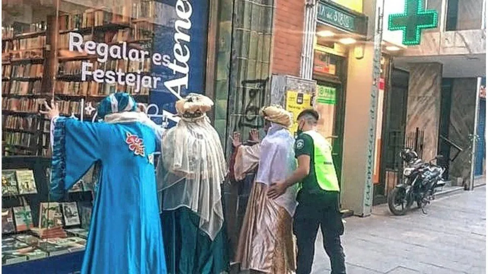 Insólito: los Reyes Magos fueron demorados por el robo de un celular