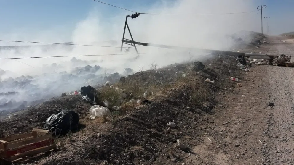 Las Grutas se quedó sin luz por un incendio en el basural