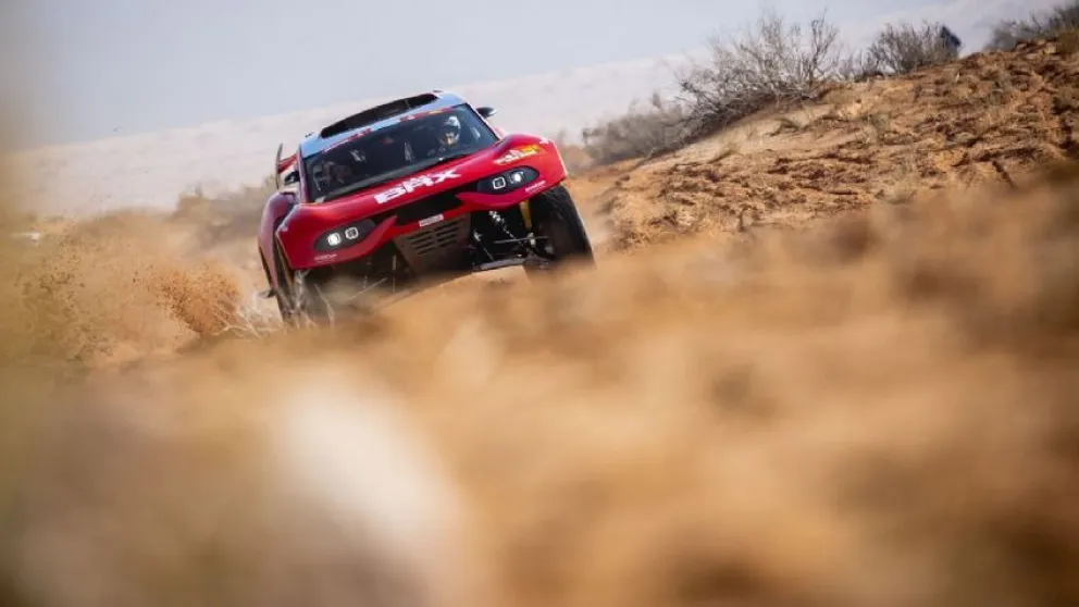 Dakar: Loeb vence a Al-Attiyah y le descuenta valiosos minutos en la general