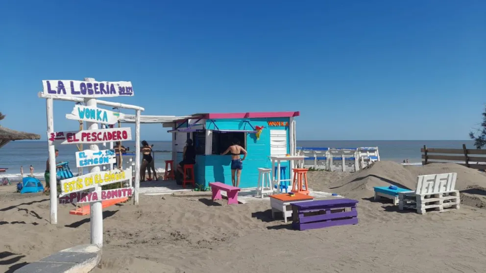 Turismo: Viedma y El Cóndor repletos de gente