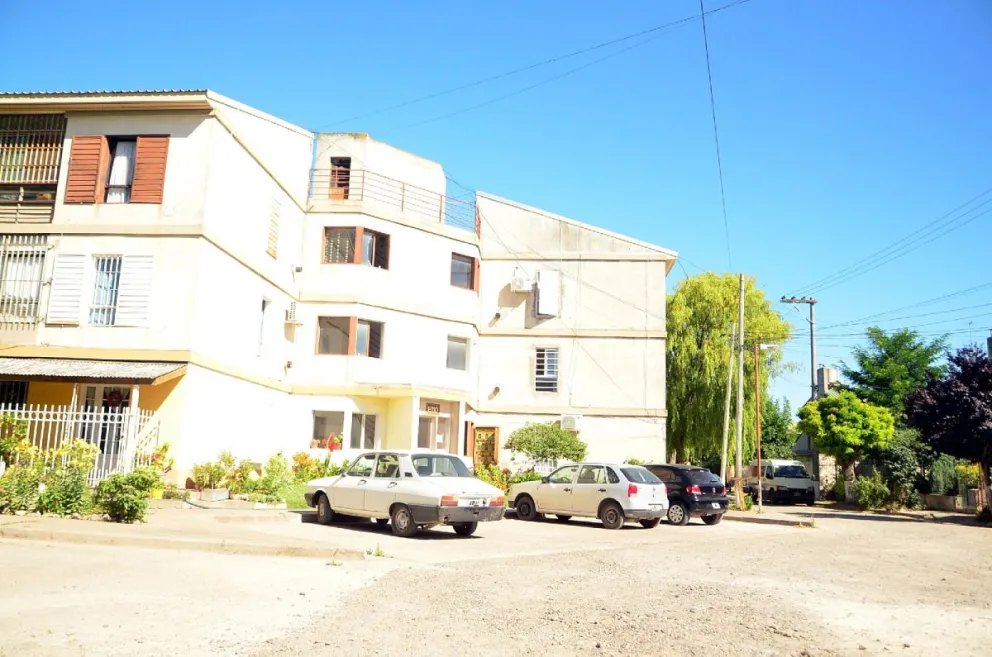 En el barrio Amel llevan tres meses sin agua: fueron a Aguas Rionegrinas a pedir explicaciones
