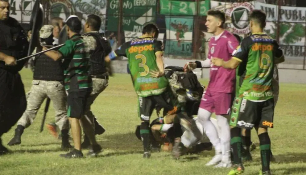 Video: Batalla campal en la Liga Correntina entre Mandiyú y Ferroviario