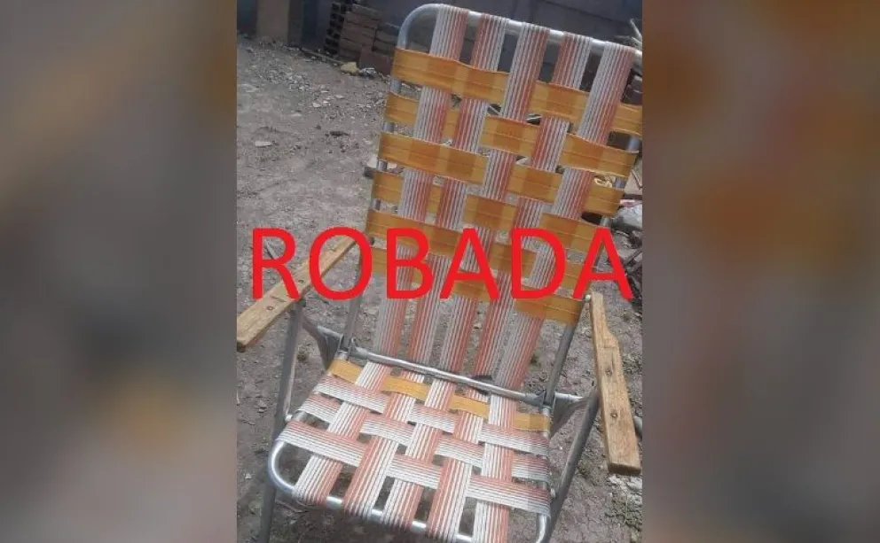 Le robaron dos reposeras y a las pocas horas estaban ofreciendo una en Facebook