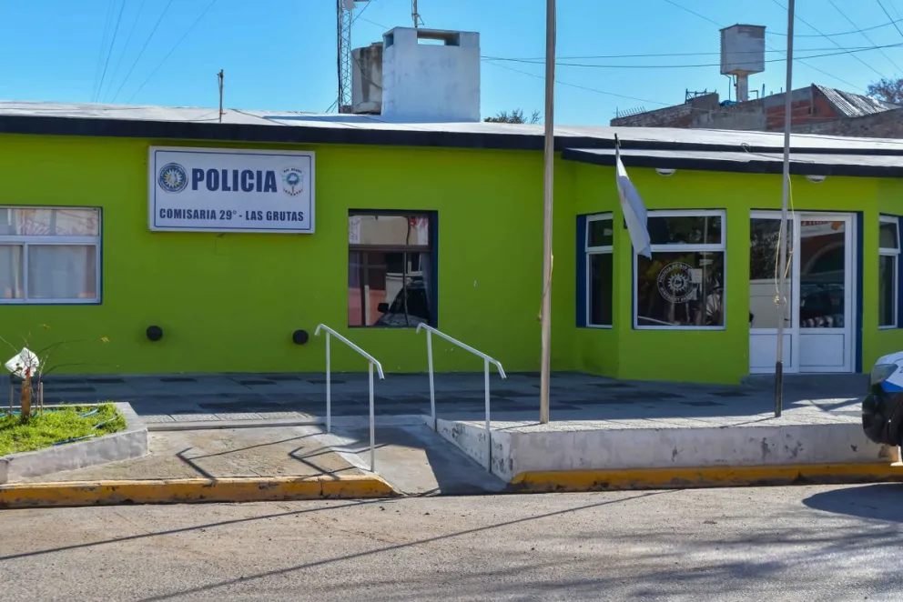 Delincuentes se hicieron con medio millón de pesos y dólares