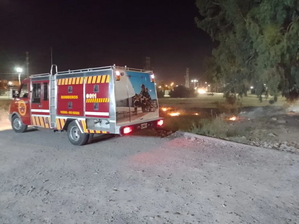 Se prendió fuego una vivienda en el barrio Gobernador Castello y hubo daños materiales