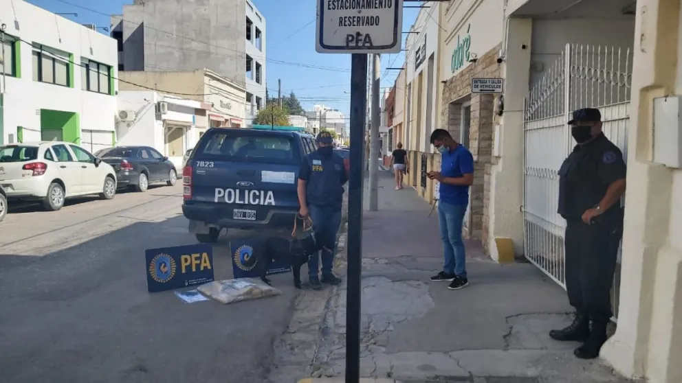 En Viedma atraparon a un peligroso narcotraficante: era empleado de una empresa de correos