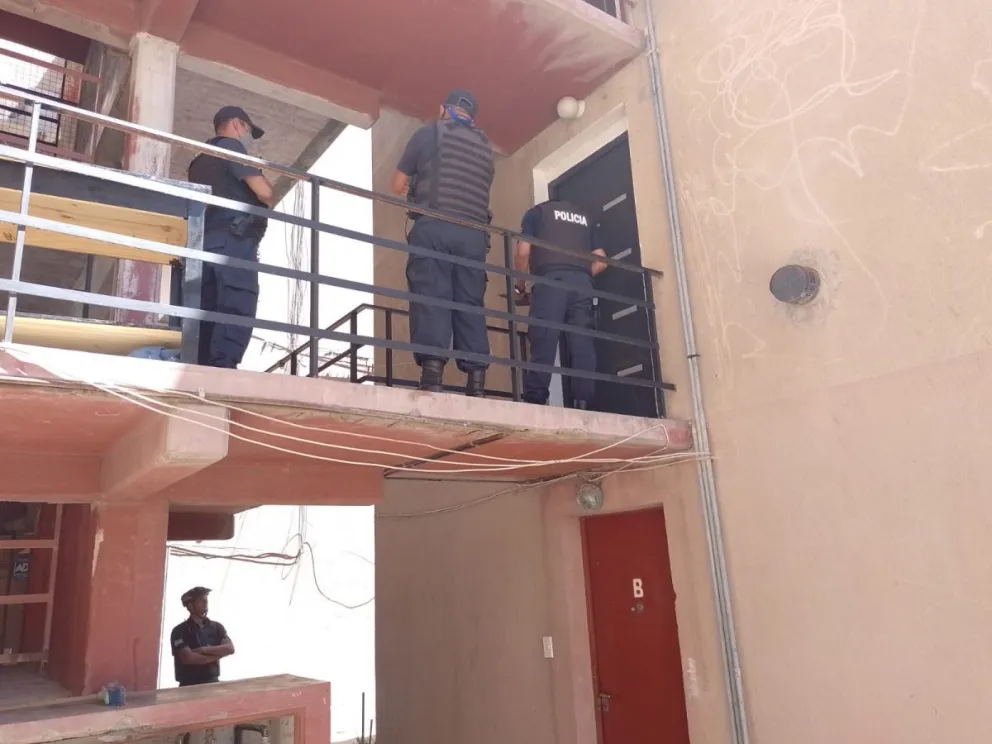 Tensión en el 20 de junio: Cerda Chiaradía se resiste a la autoridad y está atrincherado