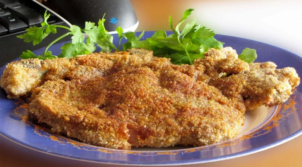 La verdad de la milanesa: cómo freírlas y reutilizar el aceite   
