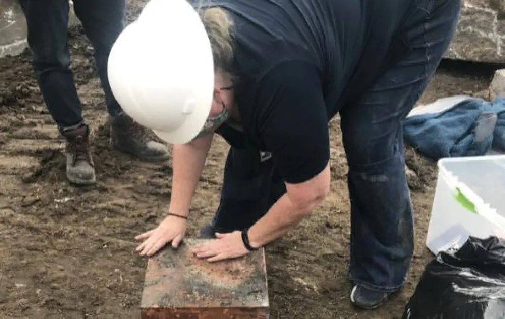 ¡Increíble! Hallan la cápsula del tiempo más buscada de EEUU en una estatua 