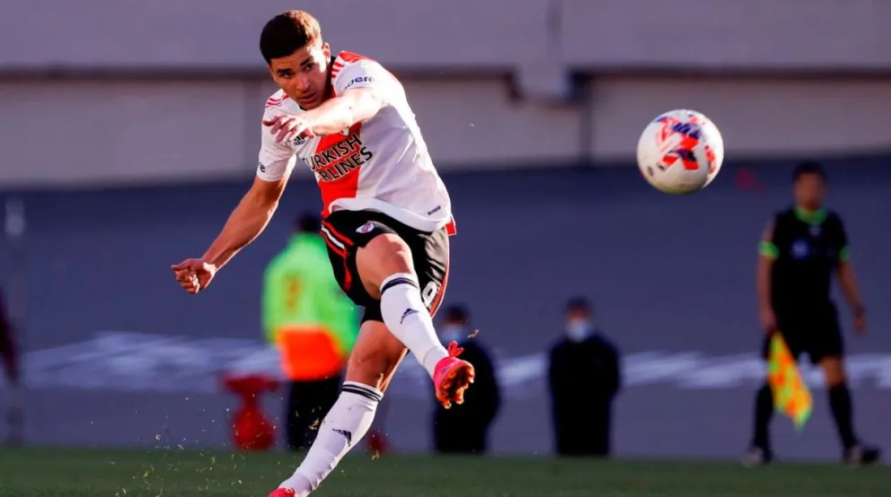 A Julián Álvarez lo buscan tres clubes europeos y River tomó una tajante decisión