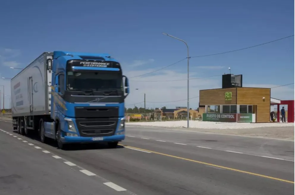 Llevaban droga, intentaron evadir un control  y los interceptó la Policía de Río Negro