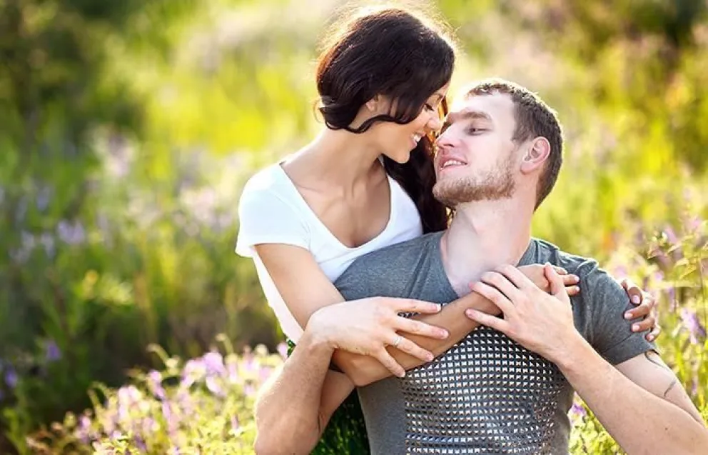 ¡Se transforman! Estos son los signos que más cambian cuando están enamorados 