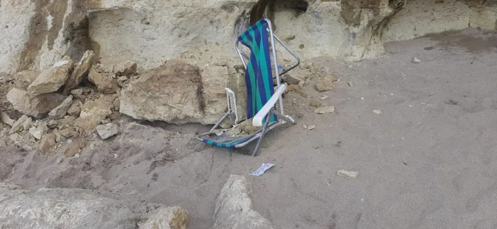 Una familia se salvó de milagro, tras la caída de un acantilado en Las Grutas