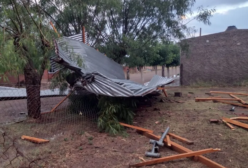 Una cola de tornado dejó un saldo desalentador en Stroeder
