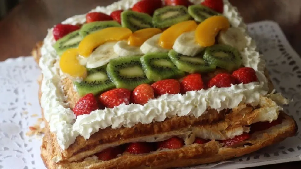 ¿Tenés ganas de algo nuevo? Probá este hojaldre de frutas y crema