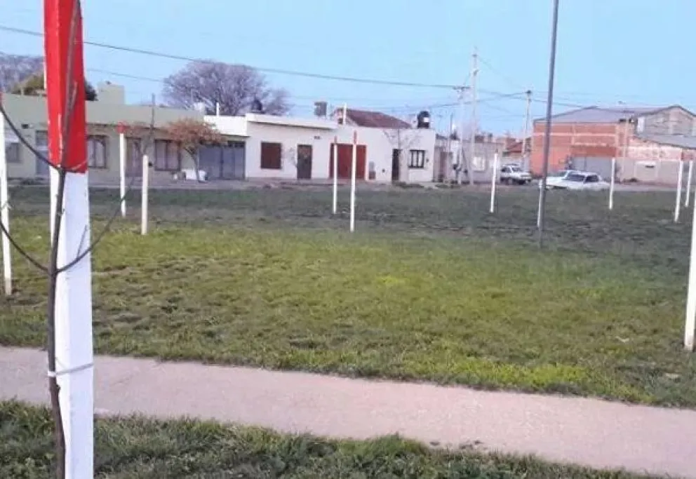 Una joven madre está casi en situación de calle tras la muerte de su marido, la cuñada y la suegra