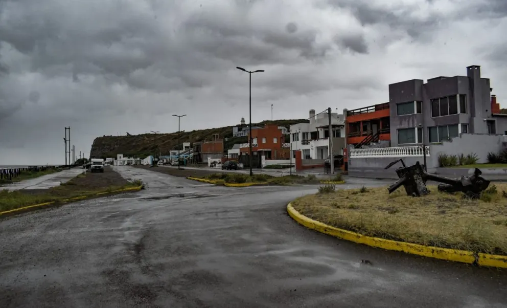 El clima en Viedma y Patagones: feriado frío, lluvioso y ventoso
