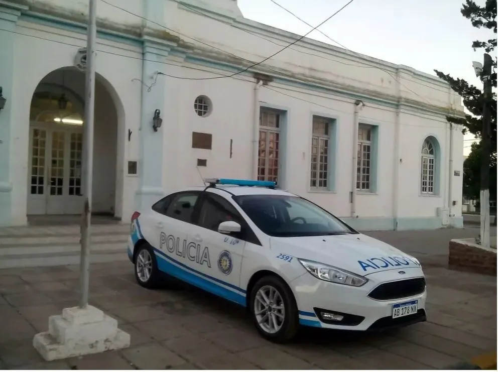 Una pareja borracha le pegó a una familia y una de las víctimas sufrió la rotura parcial de dos dientes