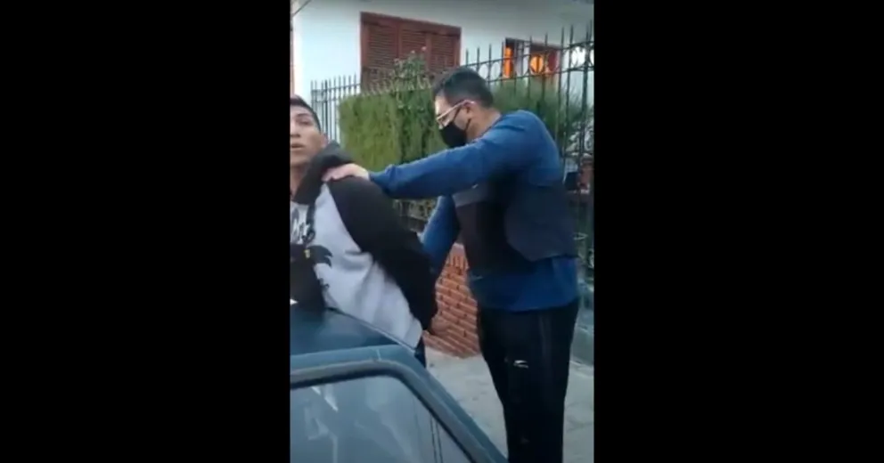 Video: acusan de abuso de autoridad a un policía de Patagones 