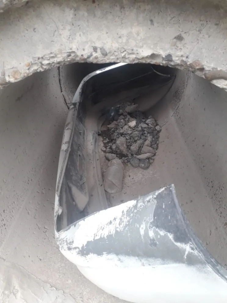 Desde cubiertas hasta un paragolpes encontraron en los desagües pluviales