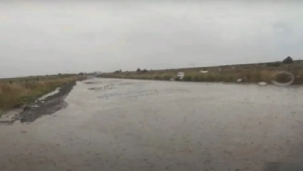El cielo descargó todo lo que tenía y el camino a San Blas está intransitable