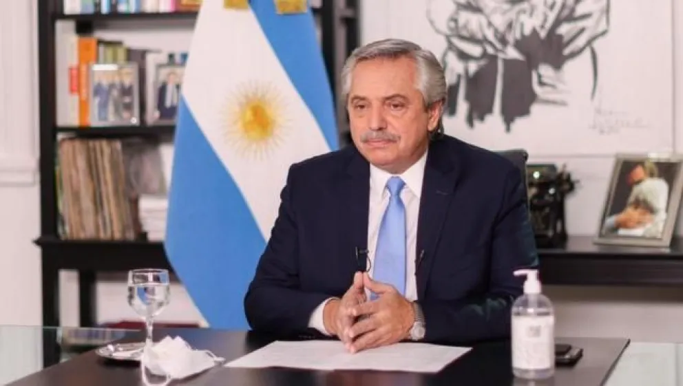 Alberto Fernández, aislado por contacto estrecho