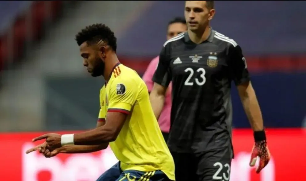 Miguel Borja tiró una frase picante para Dibu Martínez en la previa de las Eliminatorias