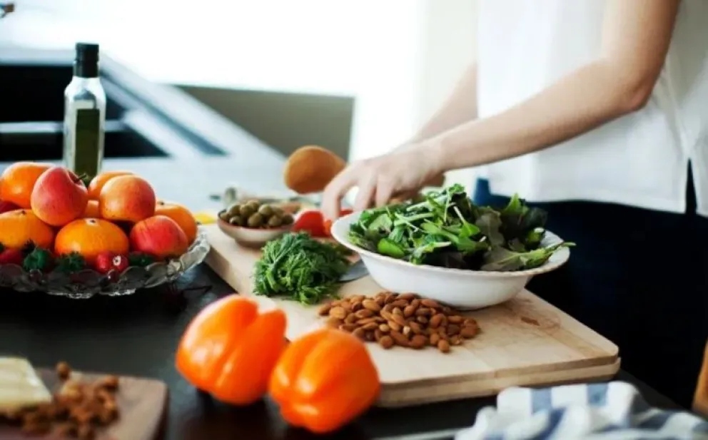 Cuáles son los alimentos naturales que combaten la grasa abdominal