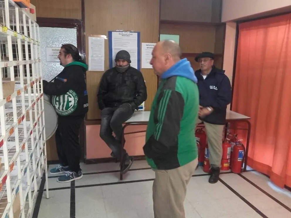 Auxiliares de Educación reclaman por pagos adeudados desde septiembre de 2021