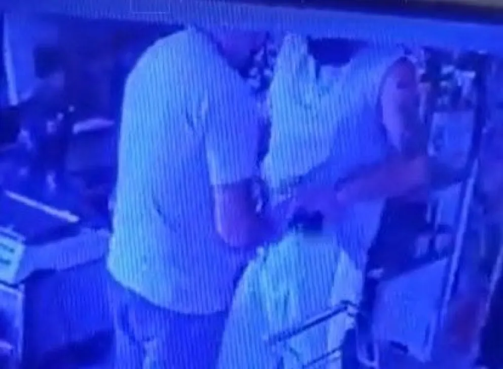 Una cámara de seguridad fue nuevamente la salvación de un hurto para un mercado: Mirá el video