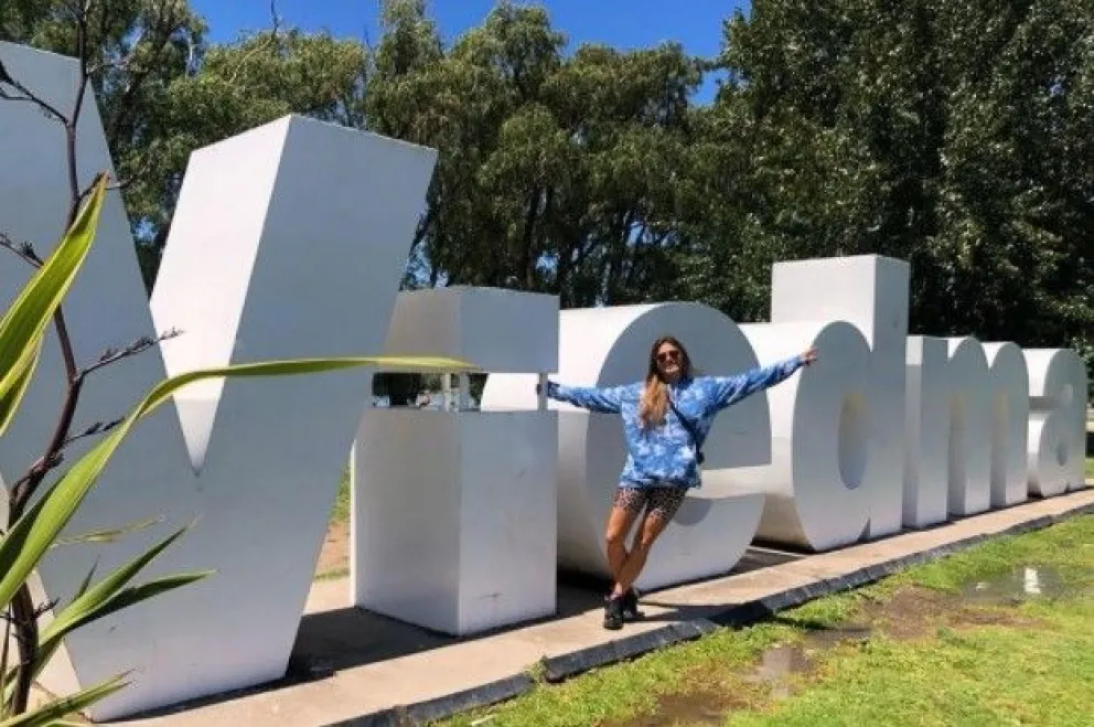 Llegó a Viedma Natalie Pérez y en El Cóndor ya se respira fiesta 