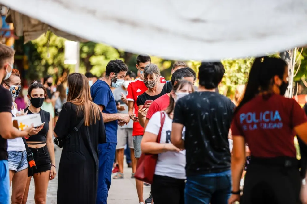 Coronavirus: hubo 334 fallecidos y 77.729 nuevos casos en Argentina