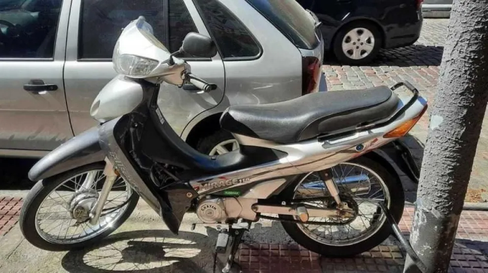 Búsqueda implacable: le robaron la moto hace un mes y él mismo la recuperó haciendo inteligencia