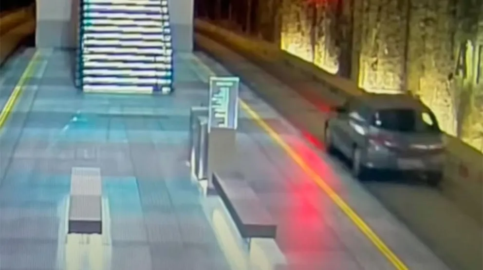 Un borracho se metió con su auto en un túnel de subte y circuló por 4 kilómetros