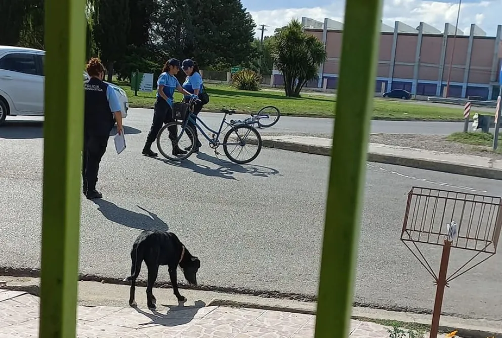 Un hecho que se repite en Viedma: Atropellar a ciclistas y motociclistas