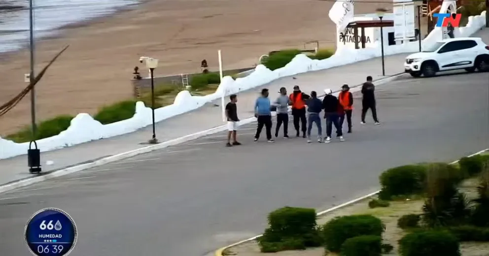 Las Grutas: a las piñas en televisión nacional