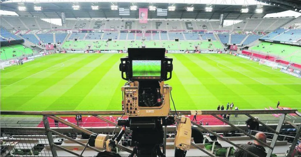 TV Pública o ESPN: ¿Quién se queda con los derechos de transmisión de fútbol argentino?