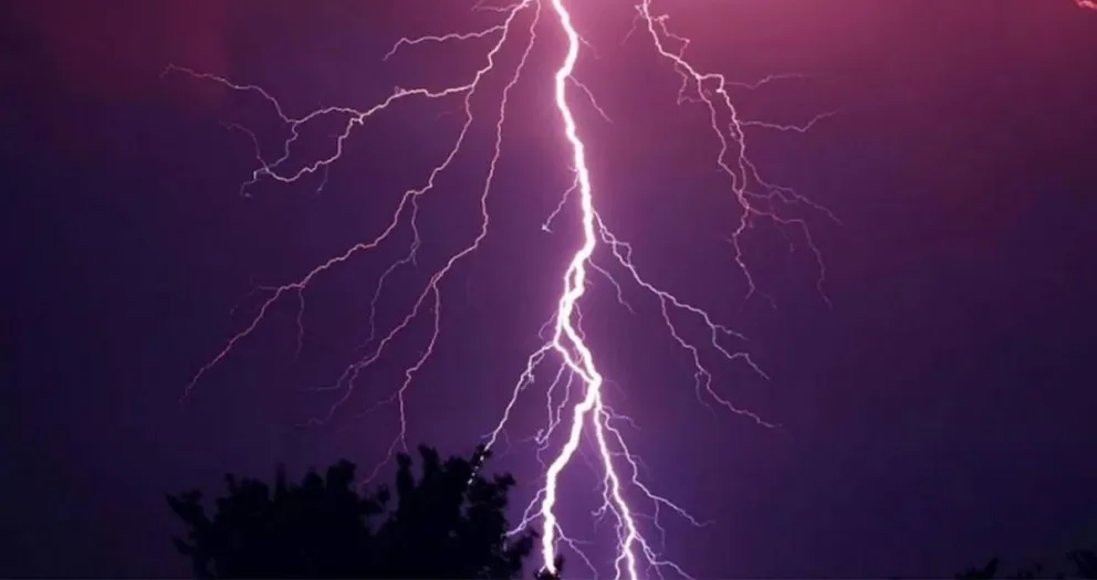 Un super rayo caído sobre Argentina obtuvo un récord mundial: dónde fue y cuánto duró