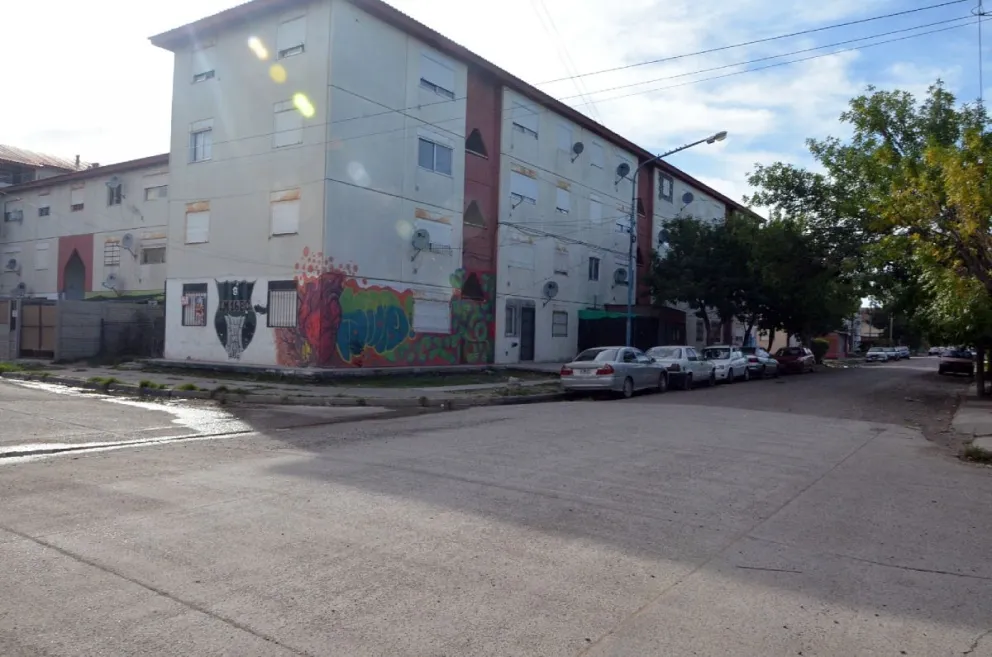 Un almacenero se descuidó y sufrió un robo en las 1.016 Viviendas