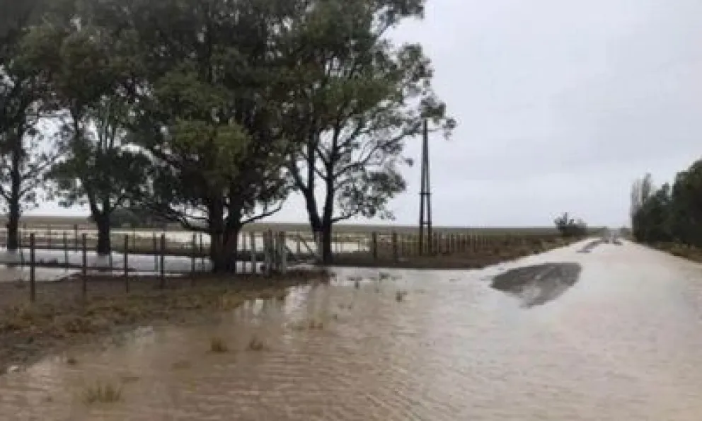 Trabajadores rurales de J. B Casas perdieron todo en la lluvia e inundación y siguen en el mismo estado, sin ayuda