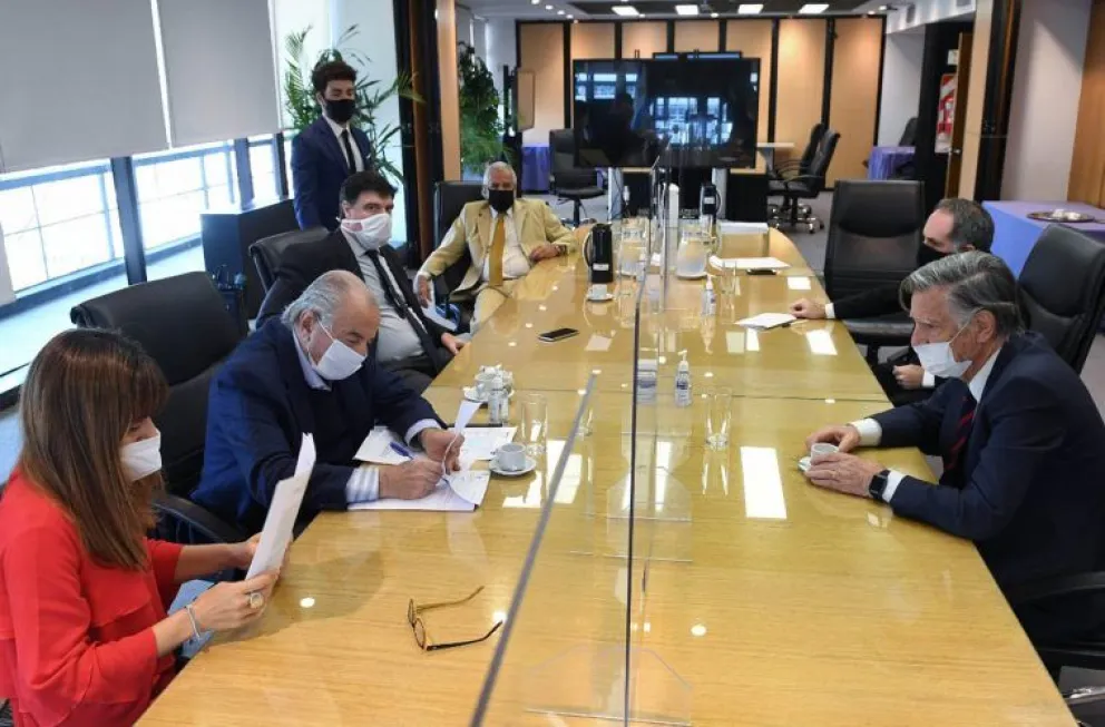 Aumento del 54% para empleados de comercio