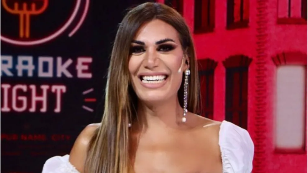 Repudiables comentarios de Alacrán sobre Flor de la V: "Es hombre y le gustan los hombres"