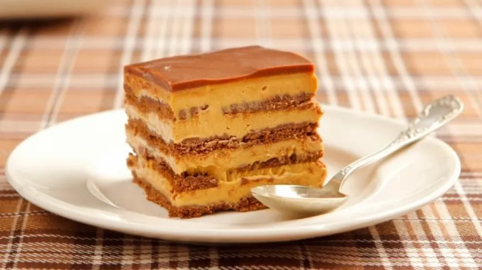 Paso a paso de la chocotorta helada que te va a salvar este verano