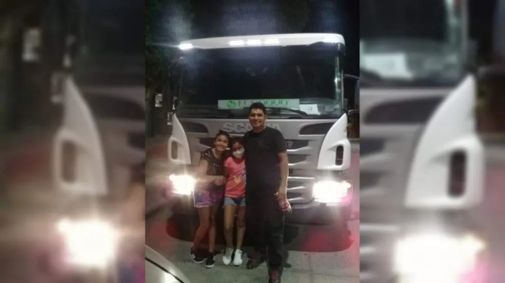 Le devolvió el sueldo que perdió: “Este muchacho me alegró la vida”