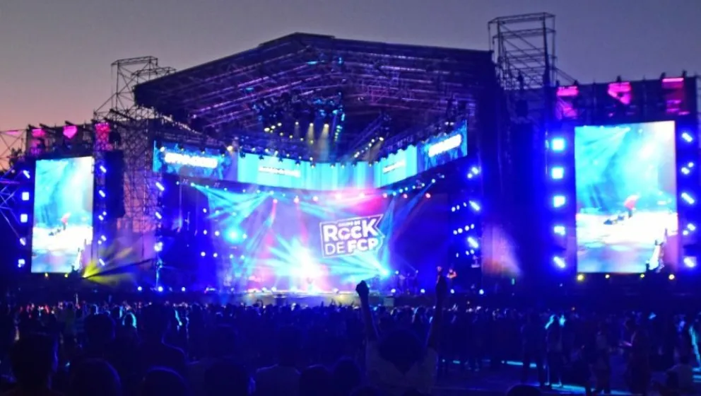 Video: Trabajadora de prensa denunció malos tratos mientras cubría la Fiesta Nacional de la Manzana 