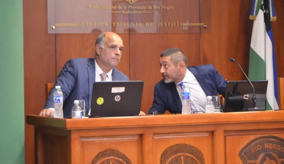 Reussi a la izquierda, durante otra audiencia. Foto archivo.